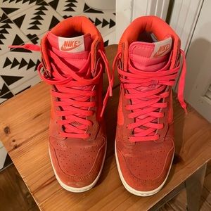 Neon Orange Nike wedge, worn women’s 8.5,euro size 40. Laces look fresh.